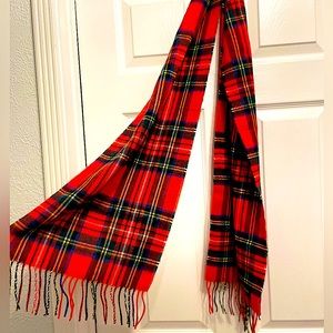 Beautiful cashmere scarf handmade in Scotland